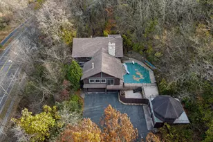 9001 Poplar Bridge Rd, Bloomington, MN 55437 - Photo 3