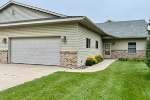 2908 9th Ave SE, Willmar, MN 56201 - Photo 1