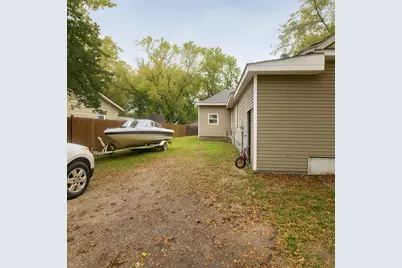 918 Gorton Avenue NW, Willmar, MN 56201 - Photo 13