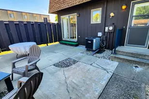 1402 E Gateway Cir S, Fargo,  58103 - Photo 33