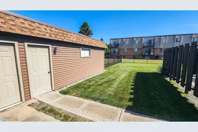 1402 E Gateway Circle S #M, Fargo,  58103 - Photo 35