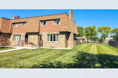 1402 E Gateway Circle S #M, Fargo,  58103 - Photo 1