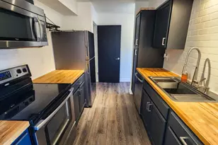 1402 E Gateway Cir S, Fargo,  58103 - Photo 9