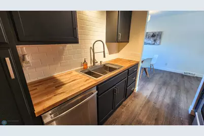 1402 E Gateway Circle S #M, Fargo,  58103 - Photo 11