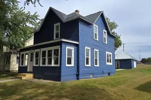 416 Plum St, Lakefield, MN 56150 - Photo 1