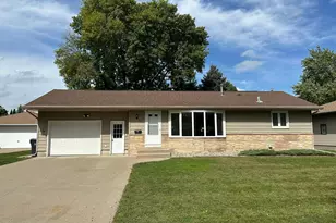 116 N Manitou Dr, Mankato, MN 56001 - Photo 1