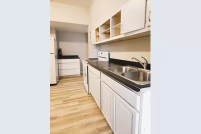 221 E 8th Street, Winona, MN 55987 - Photo 3