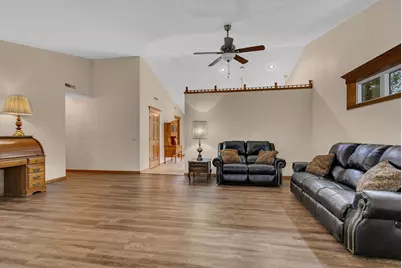 1812 Maple Lane, Saint Cloud, MN 56304 - Photo 9