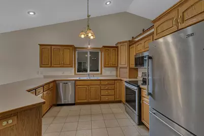 1812 Maple Lane, Saint Cloud, MN 56304 - Photo 5