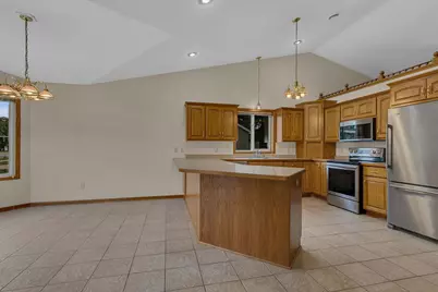 1812 Maple Lane, Saint Cloud, MN 56304 - Photo 3