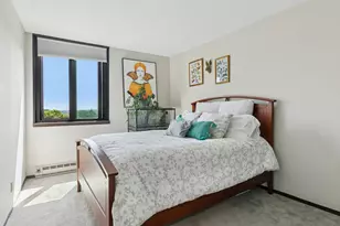 1181 Edgcumbe Rd, Saint Paul, MN 55105 - Photo 13