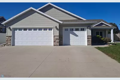 611 33rd Street N, Moorhead, MN 56560 - Photo 1