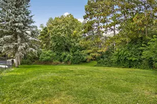 2911 Troseth Rd, Roseville, MN 55113 - Photo 23