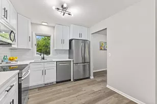 228 16th Ave SW, New Brighton, MN 55112 - Photo 3