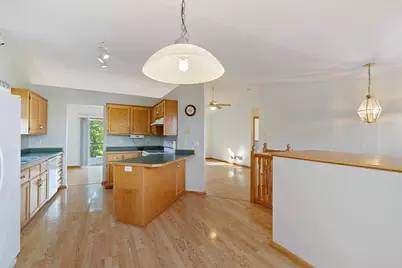 832 S Elm Street, Belle Plaine, MN 56011 - Photo 11