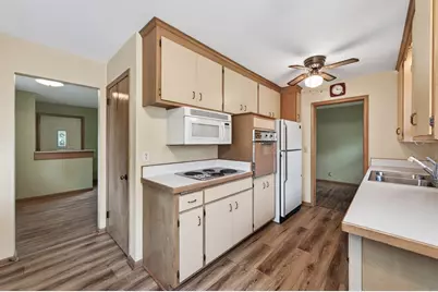 2267 Shawnee Drive, North Saint Paul, MN 55109 - Photo 7
