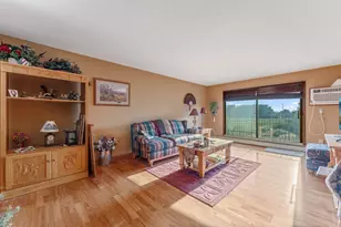 1304 W Medicine Lake Dr, Plymouth, MN 55441 - Photo 5