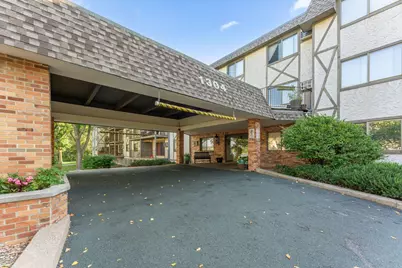 1304 W Medicine Lake Drive #323, Plymouth, MN 55441 - Photo 3