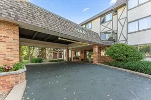 1304 W Medicine Lake Dr, Plymouth, MN 55441 - Photo 3