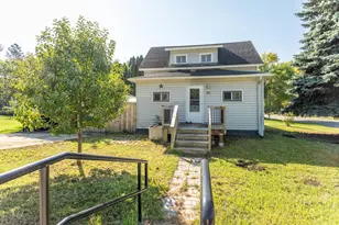 311 W 7th St, Starbuck, MN 56381 - Photo 1