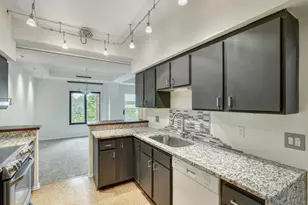 1235 Yale Pl, Minneapolis, MN 55403 - Photo 7