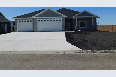 4203 Pine Parkway S, Fargo, ND 58104 - Photo 1