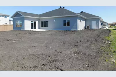 4203 Pine Parkway S, Fargo, ND 58104 - Photo 3