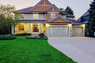 18658 Ponderosa Ct, Eden Prairie, MN 55347 - Photo 3