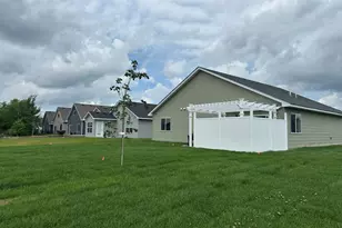 724 Cherrywood Lane Northeast, Isanti, MN 55040 - Photo 25