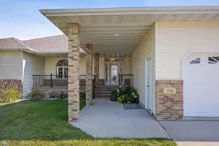 766 36th St S, Moorhead, MN 56560 - Photo 5