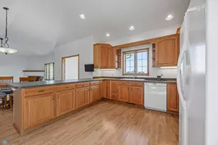 766 36th St S, Moorhead, MN 56560 - Photo 17