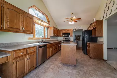 13812 Sunset Lake Drive, Burnsville, MN 55337 - Photo 11