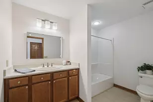 12352 Lakeview Dr N, Maple Grove, MN 55369 - Photo 15