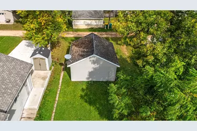 411 Oak Avenue SE, Montgomery, MN 56069 - Photo 5