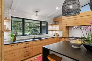 20025 Manor Rd, Shorewood, MN 55331 - Photo 17