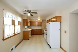 620 4th Ave SW, Hutchinson, MN 55350 - Photo 5