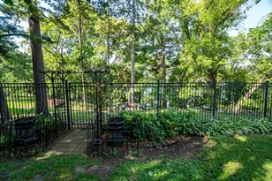 329 Park Cir, Menomonie, WI 54751 - Photo 7