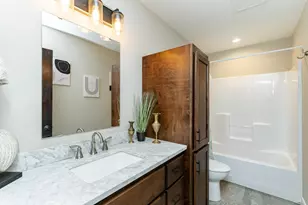 615 7th Ave NE, Plainview, MN 55964 - Photo 13