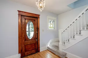 196 Baker St E, Saint Paul, MN 55107 - Photo 1