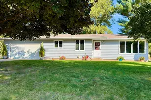 1524 Country Club Rd, Albert Lea, MN 56007 - Photo 1