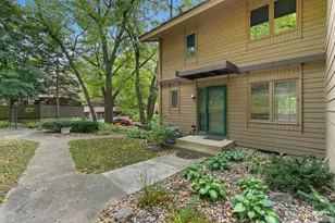 122 Birnamwood Dr, Burnsville, MN 55337 - Photo 5