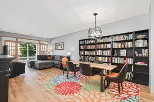 301 Oak Grove St, Minneapolis, MN 55403 - Photo 1