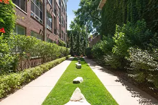 301 Oak Grove St, Minneapolis, MN 55403 - Photo 37