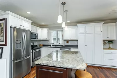 1821 Clubhouse Drive NE, Stewartville, MN 55976 - Photo 9