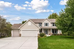 466 Greenview Dr, Chanhassen, MN 55317 - Photo 1