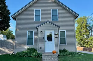 237 W 14th St, Saint Charles, MN 55972 - Photo 1