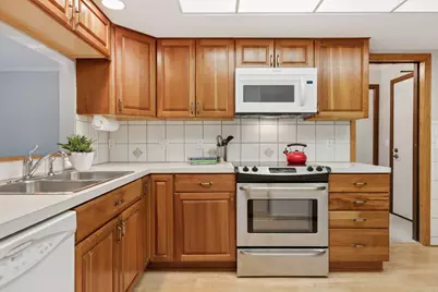 8441 Irwin Road #202, Bloomington, MN 55437 - Photo 9