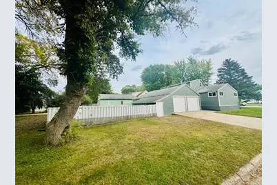 2007 Court Street, Slayton, MN 56172 - Photo 3