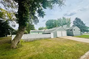 2007 Court St, Slayton, MN 56172 - Photo 3