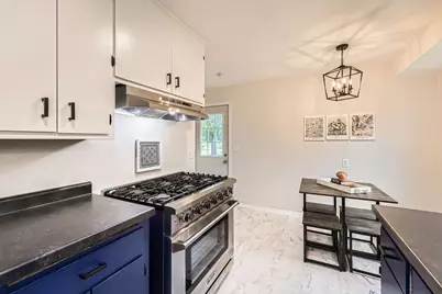 6318 Perry Avenue N, Brooklyn Center, MN 55429 - Photo 5